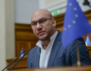 Олексій Леонов: Введення податку на посилки вартістю до 150 євро поповнить держбюджет і посилить конкурентоспроможність наших виробників